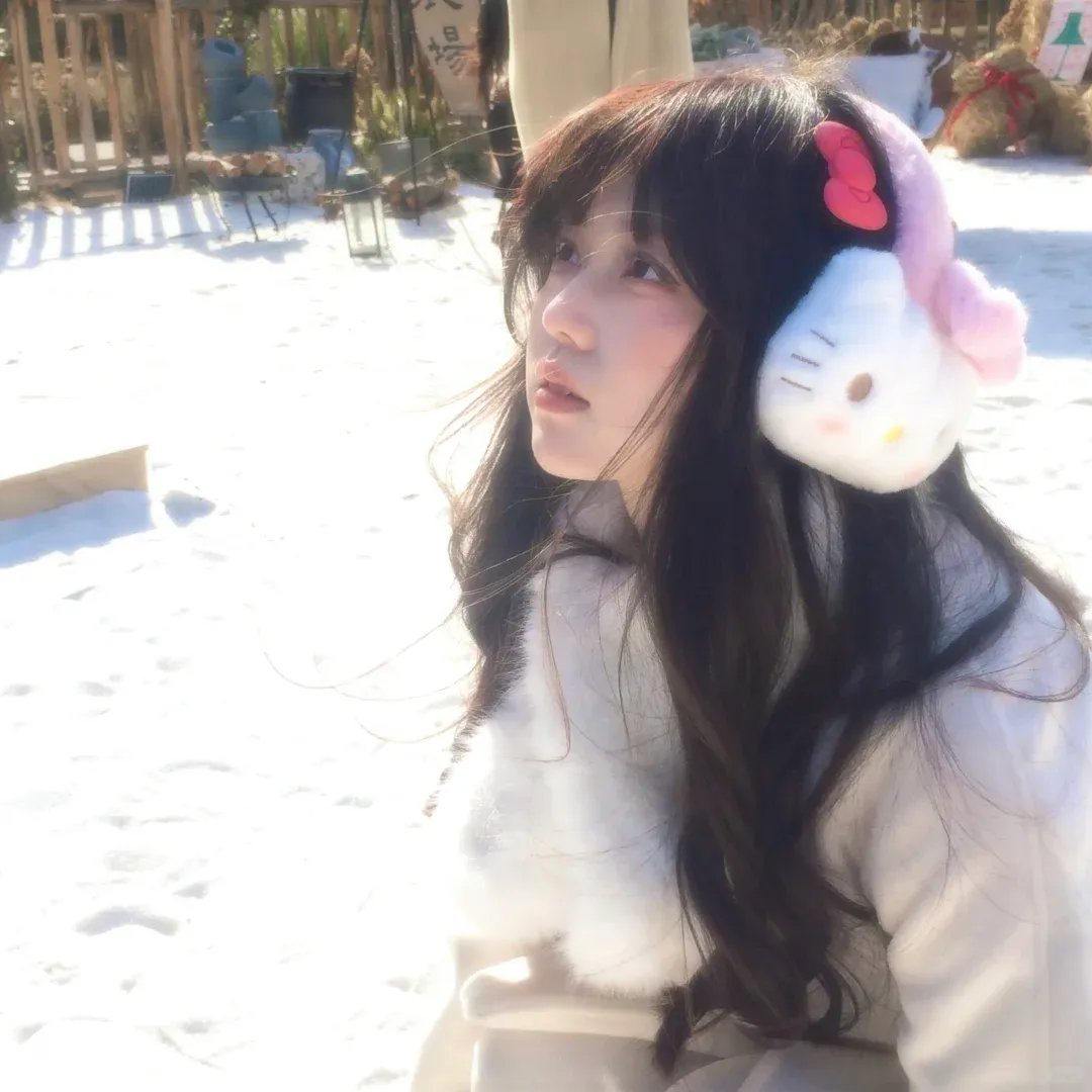 女子监狱封面